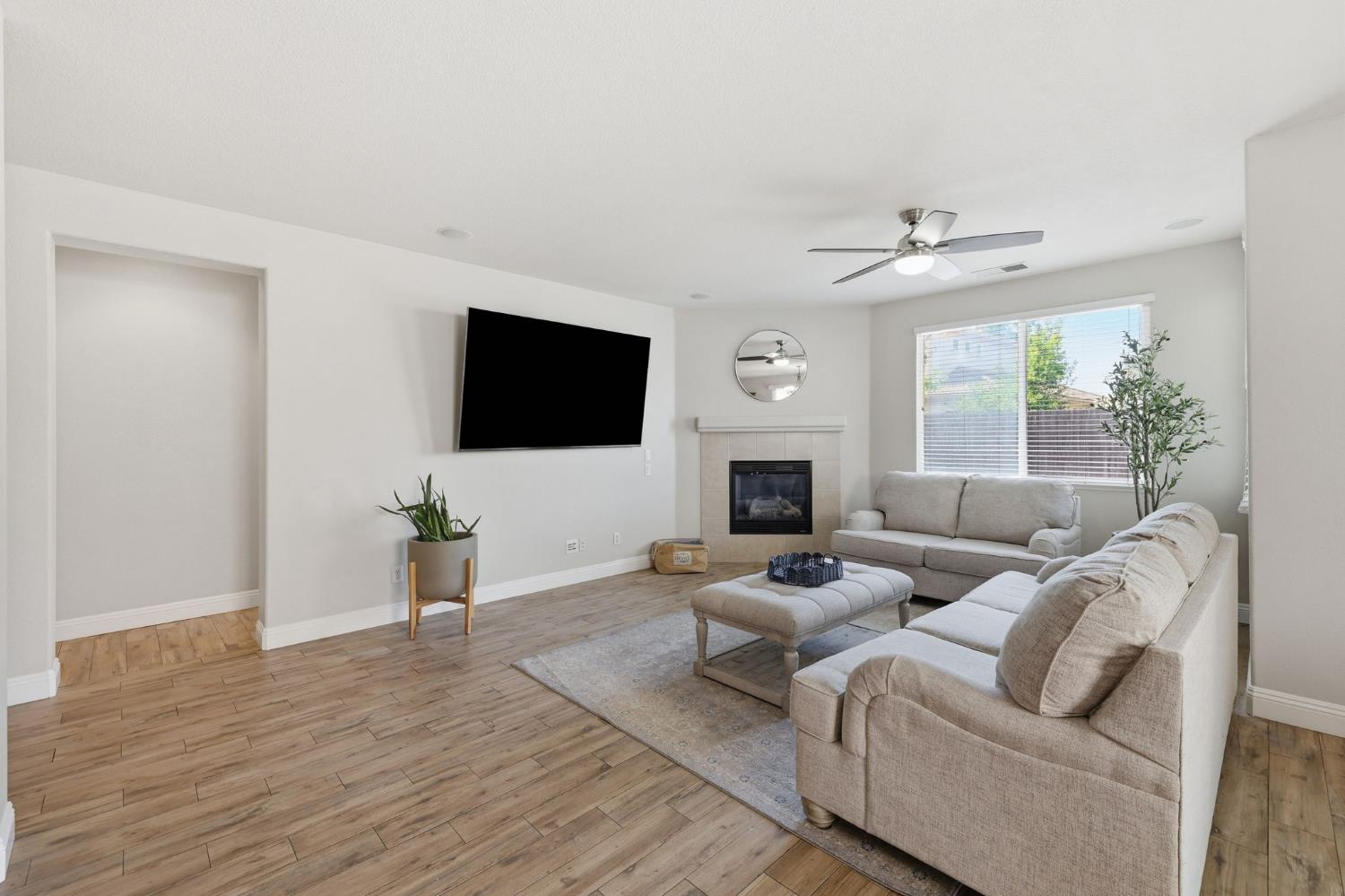 986 Ashford Lane