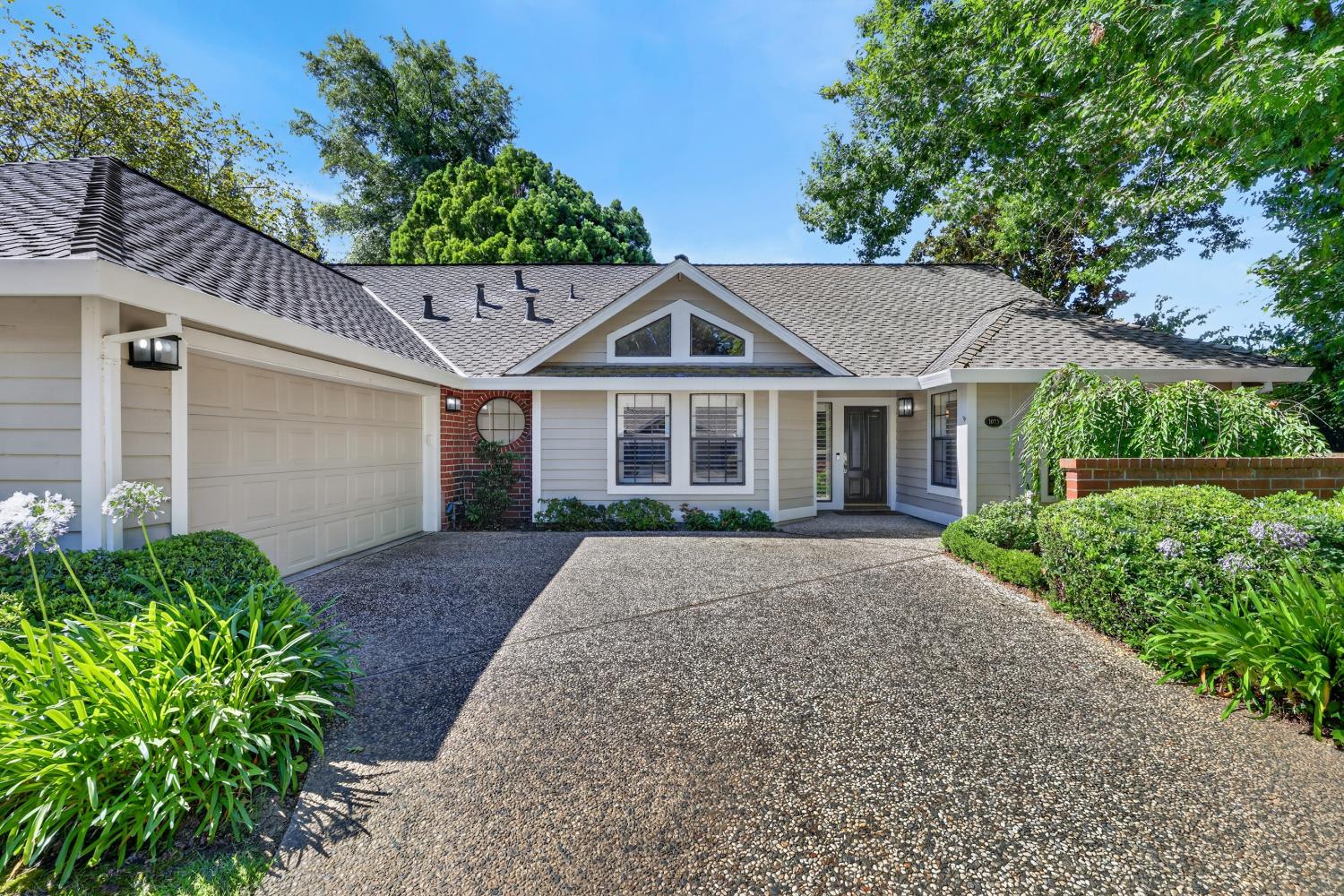 1073 Harrington Way