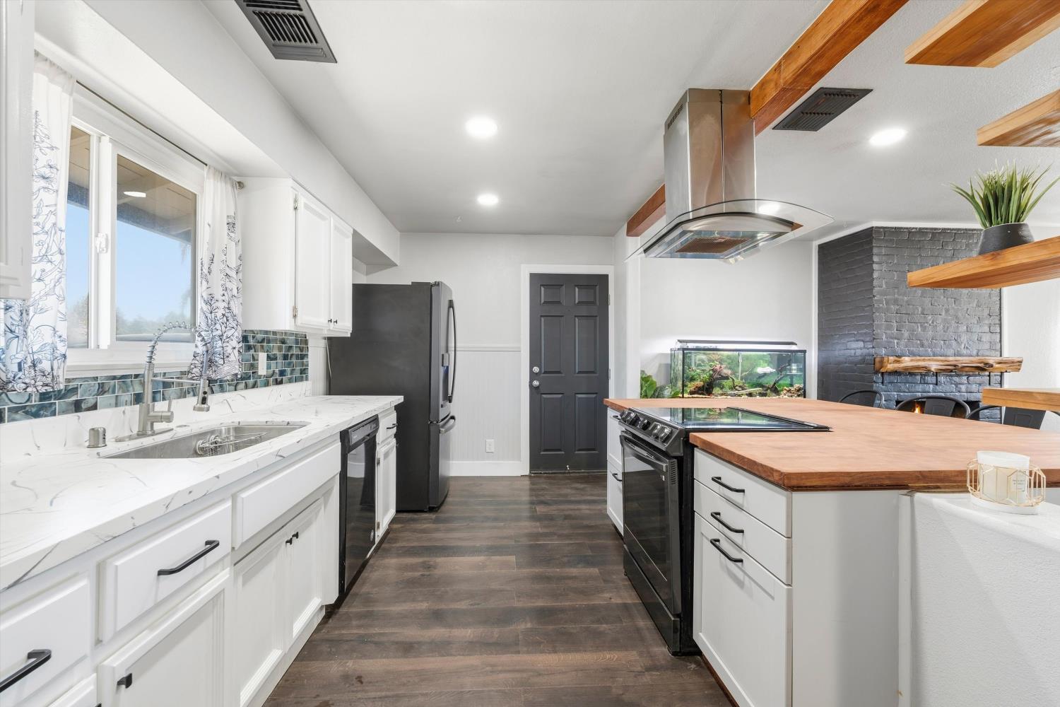 1405 Watt Avenue