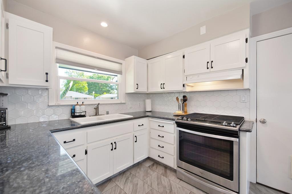 5712 Carlson Drive