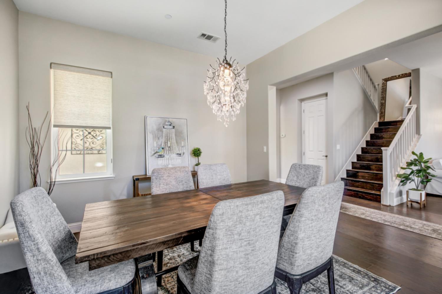 8612 Vizela Way