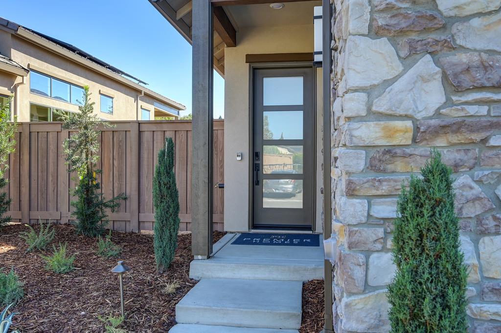 7070 Soleil Way