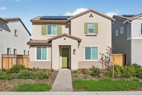 672 Whitewater Way West Sacramento CA 95605