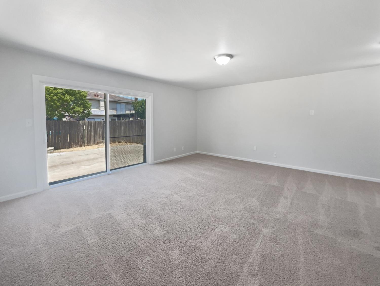 1129 Rideout Way