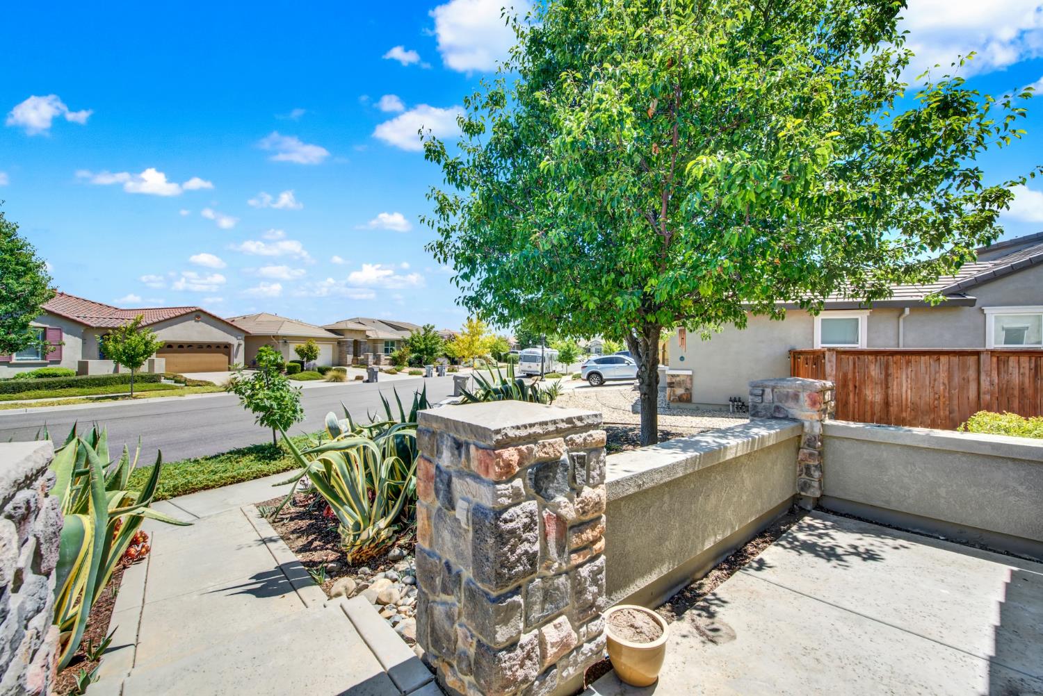 2200 Russell Circle