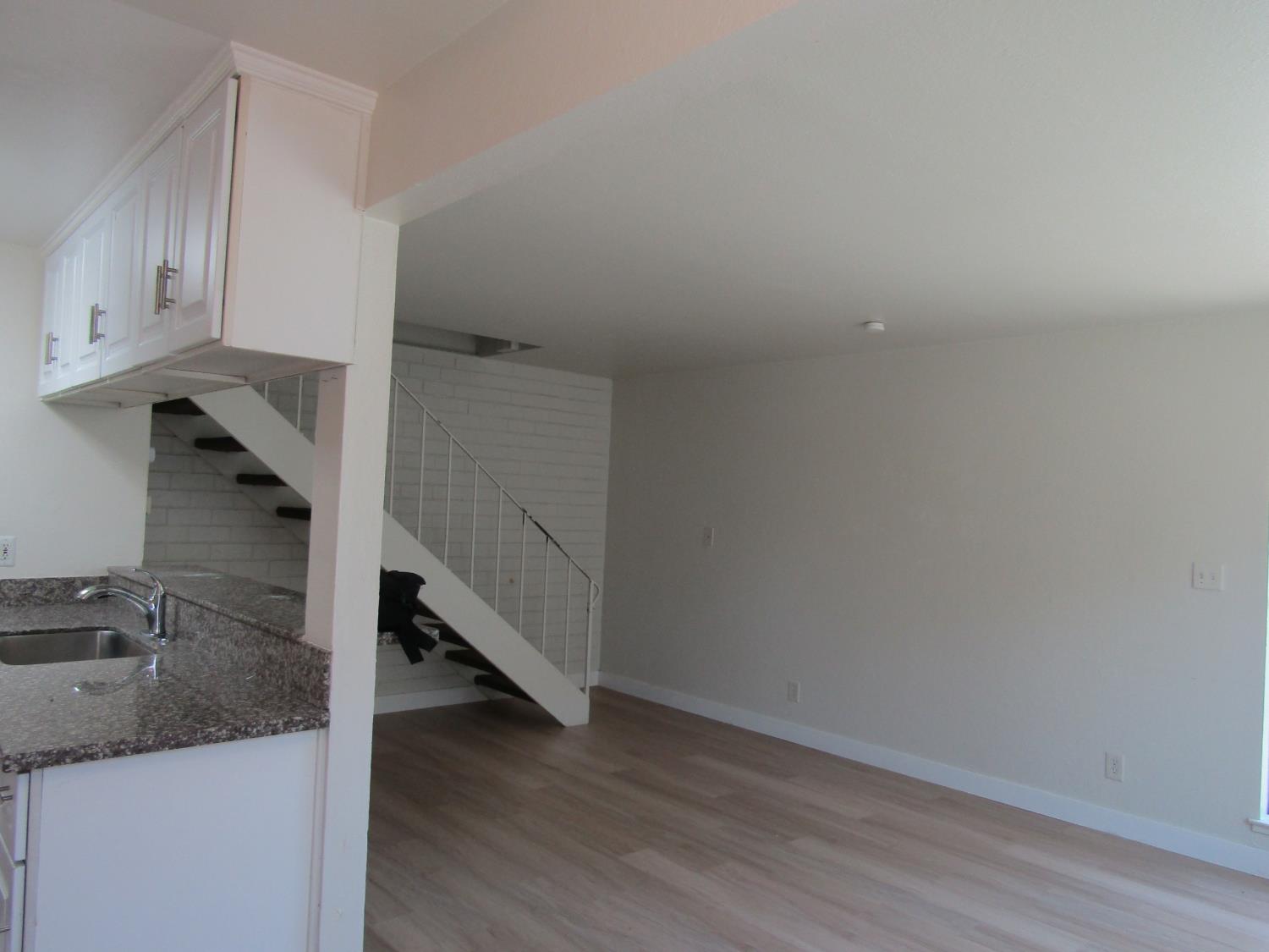 4524 Greenholme 2