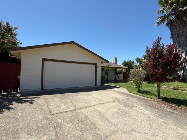 10 Bluestone Court