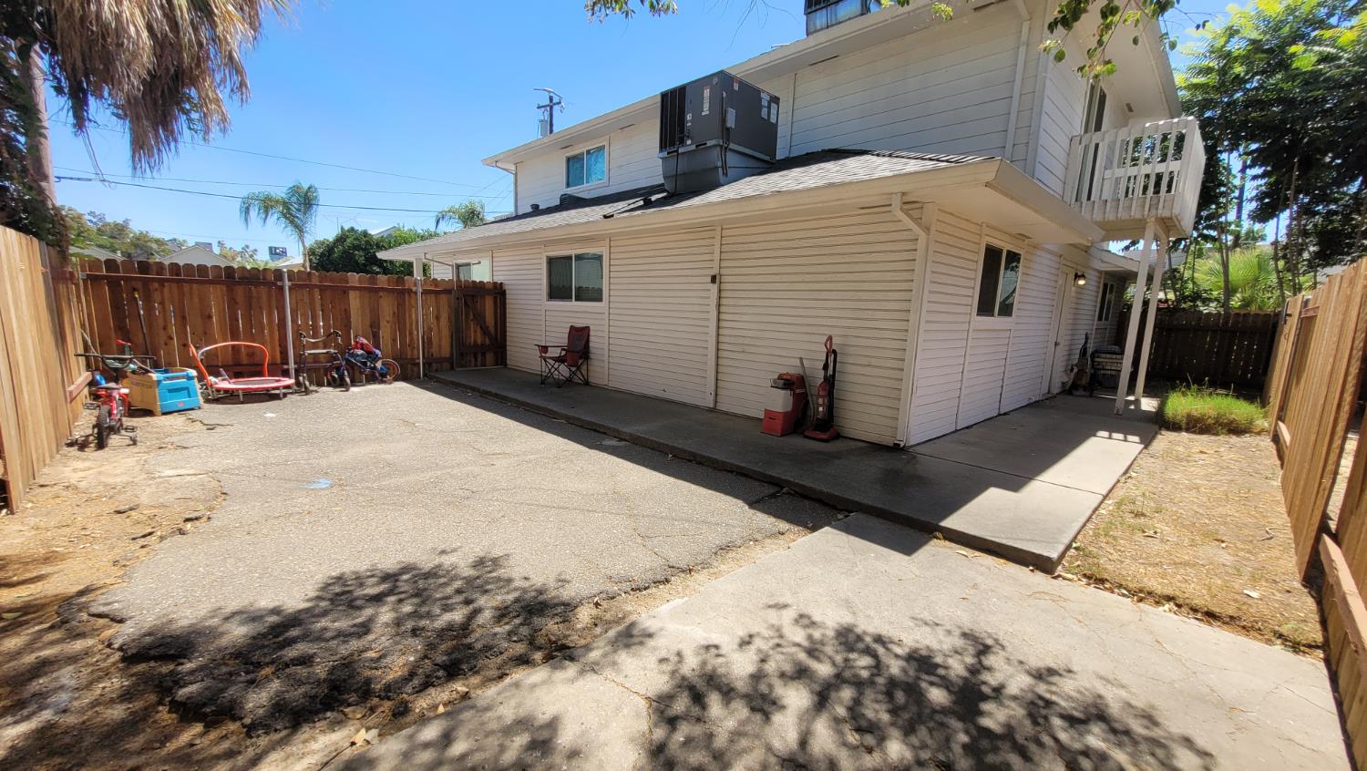 618 Elm Street