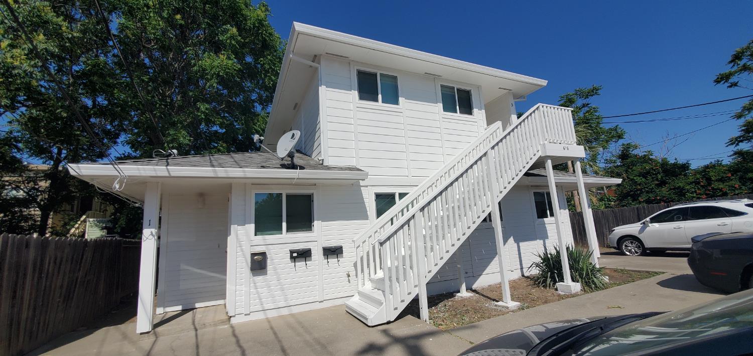 618 Elm Street