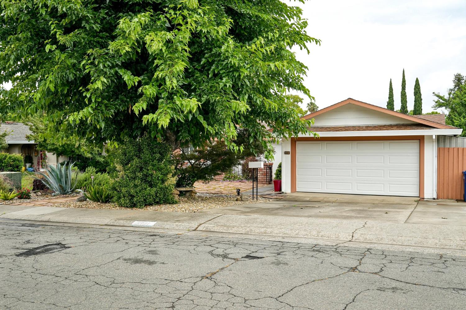 6821 Kettering Circle
