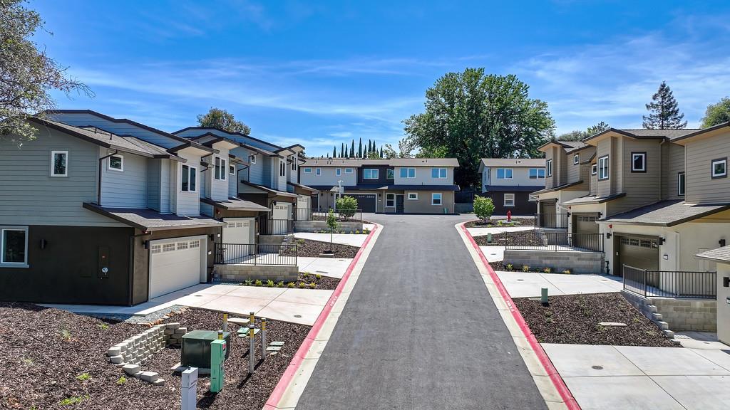 208 Lago Drive A3
