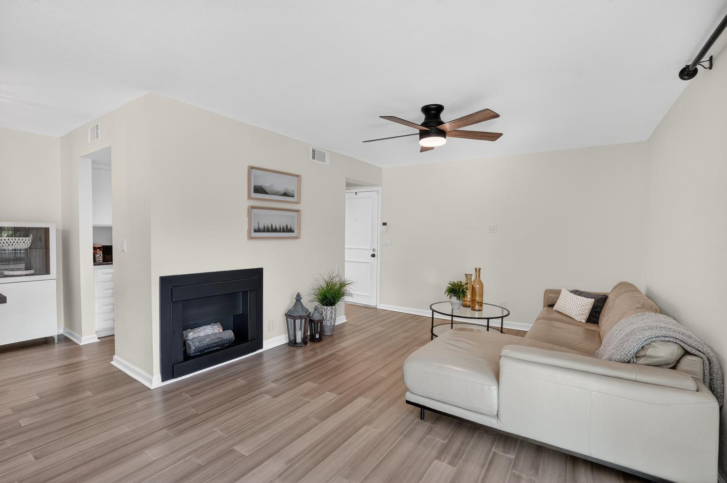 2410 Larkspur Lane 243