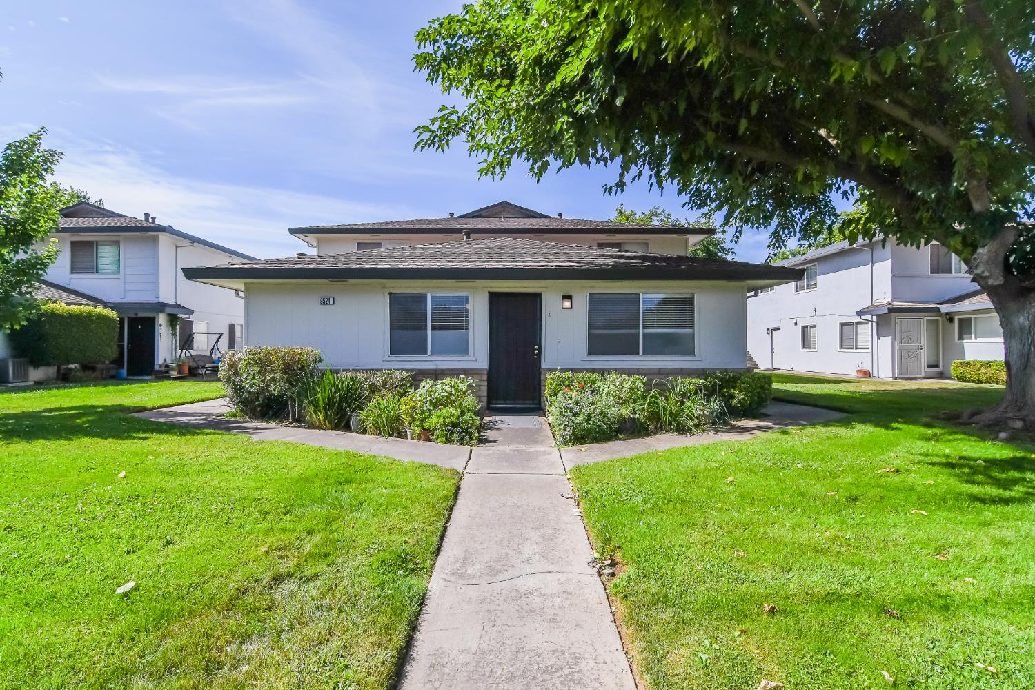 9524 Emerald Park Drive 1