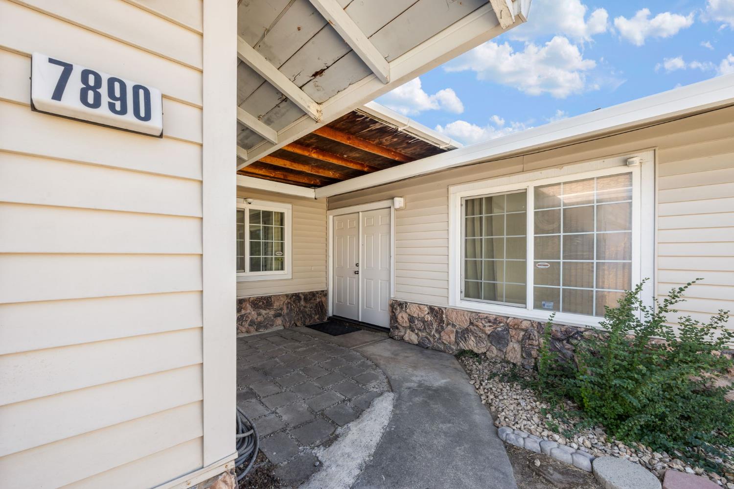 7890 Tierra Glen Way