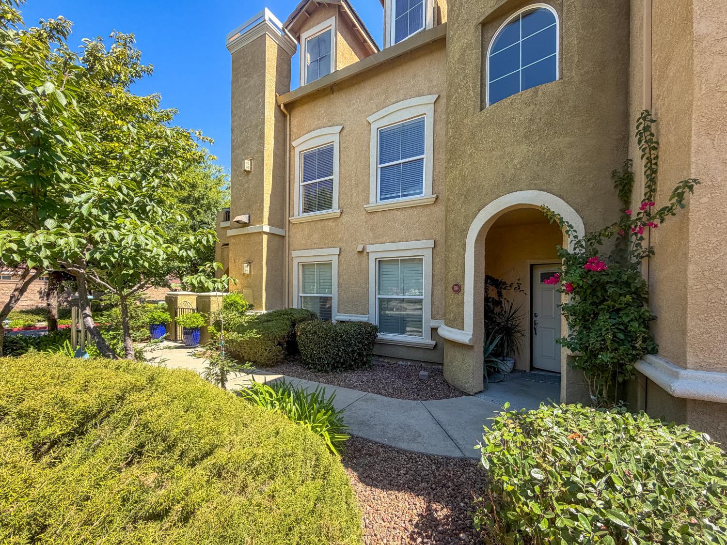 5350 Dunlay Drive 3114