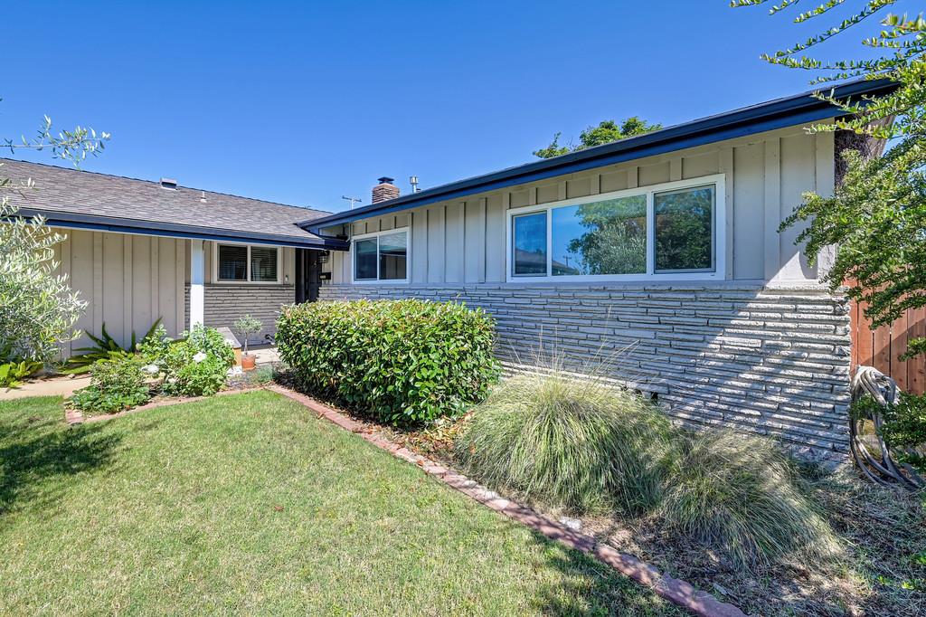 3210 Rosemont Drive