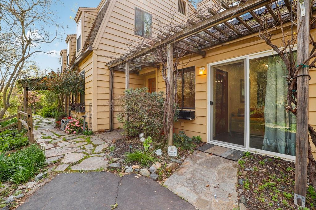 Photo of 4380 Creekside Drive, Shingle Springs, CA 95682 (MLS # 226028886)