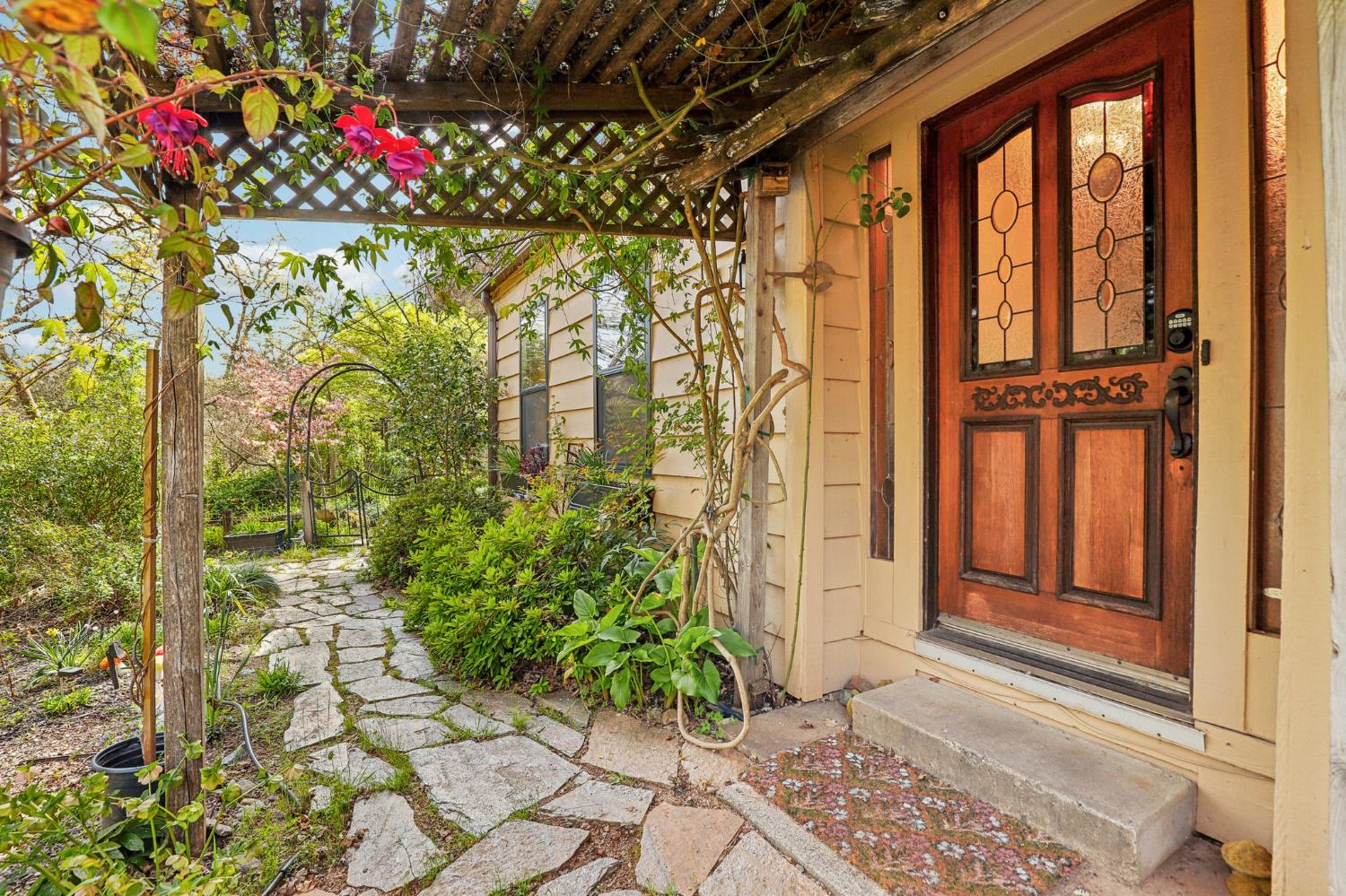 4380 Creekside Drive