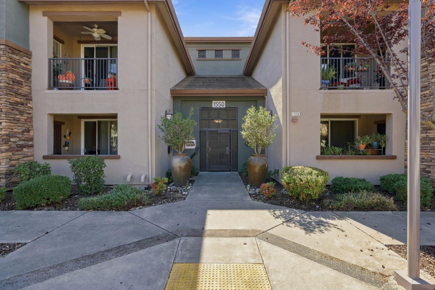 1550 Topanga Lane 204