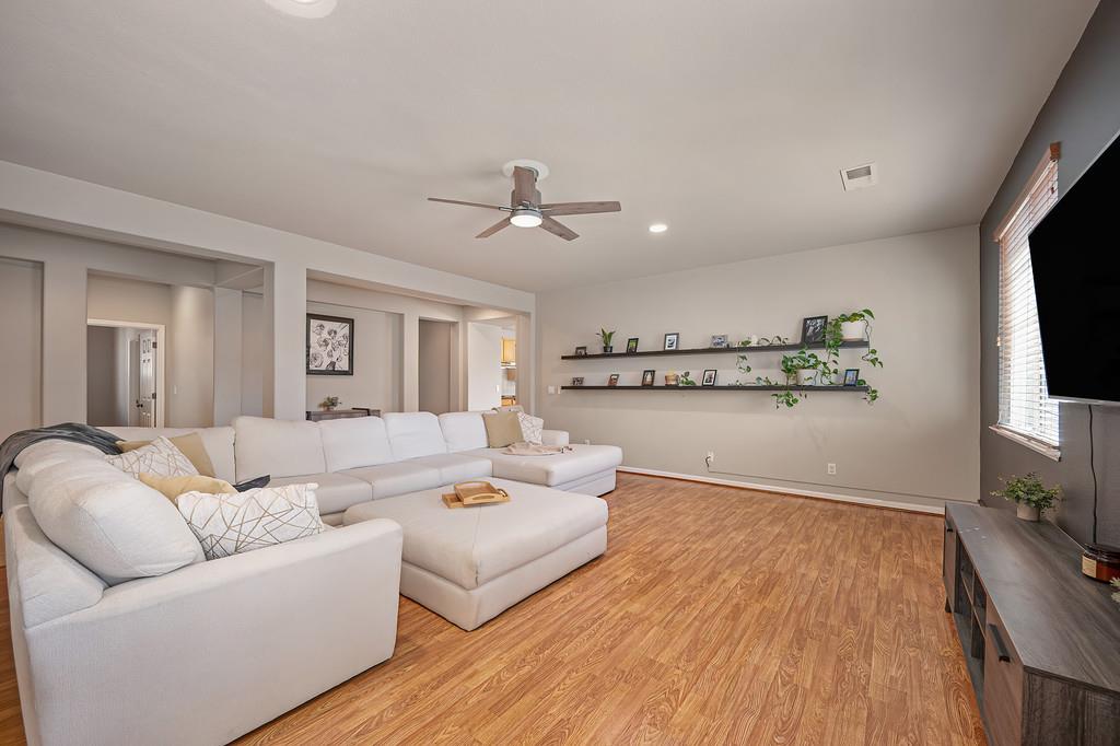 1323 Stansbury Circle