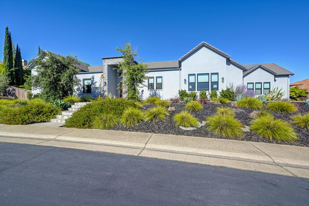 1794 Woodglen Drive