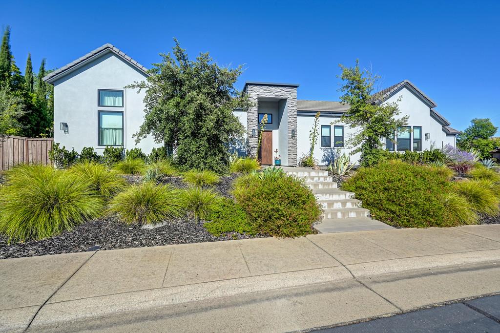 1794 Woodglen Drive