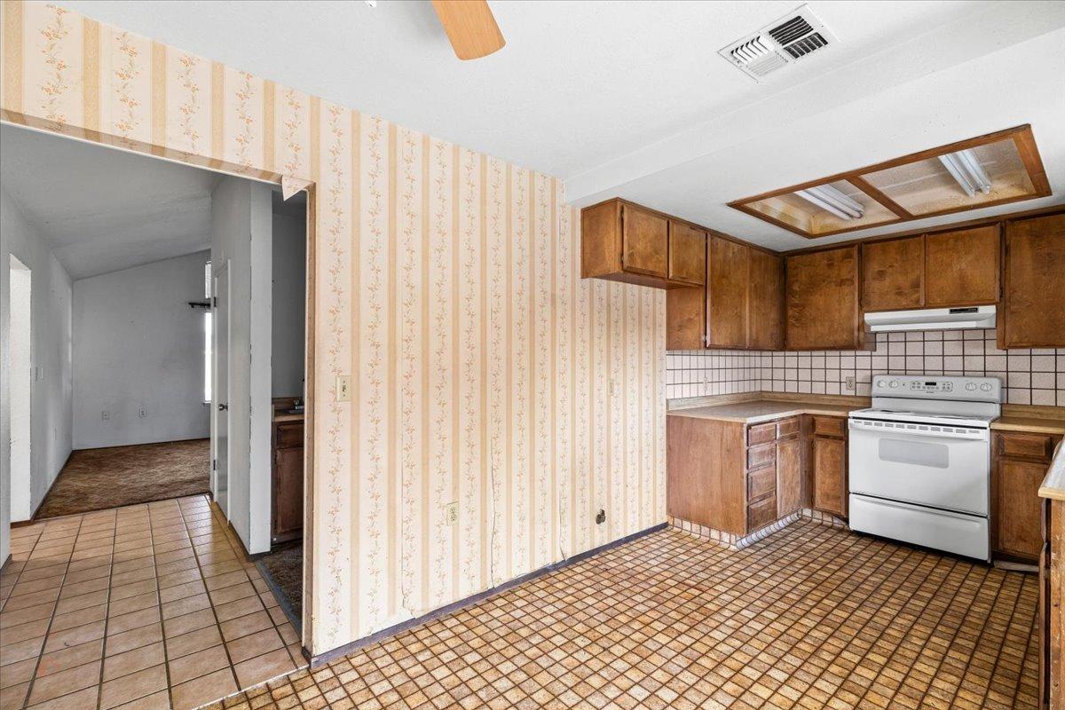 Los Banos, California 93635, United States, 2 Bedrooms Bedrooms, ,2 BathroomsBathrooms,Residential,Pending,4995