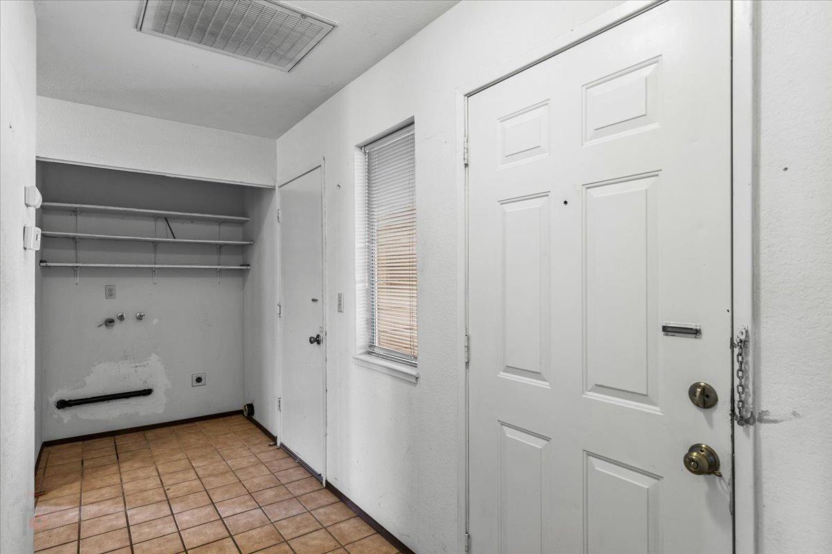 Los Banos, California 93635, United States, 2 Bedrooms Bedrooms, ,2 BathroomsBathrooms,Residential,Pending,4995