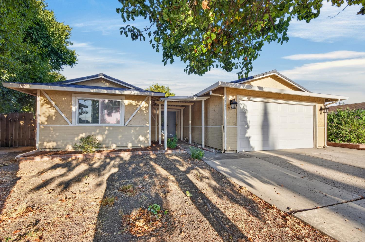 5267 VILLAGE WOOD Drive