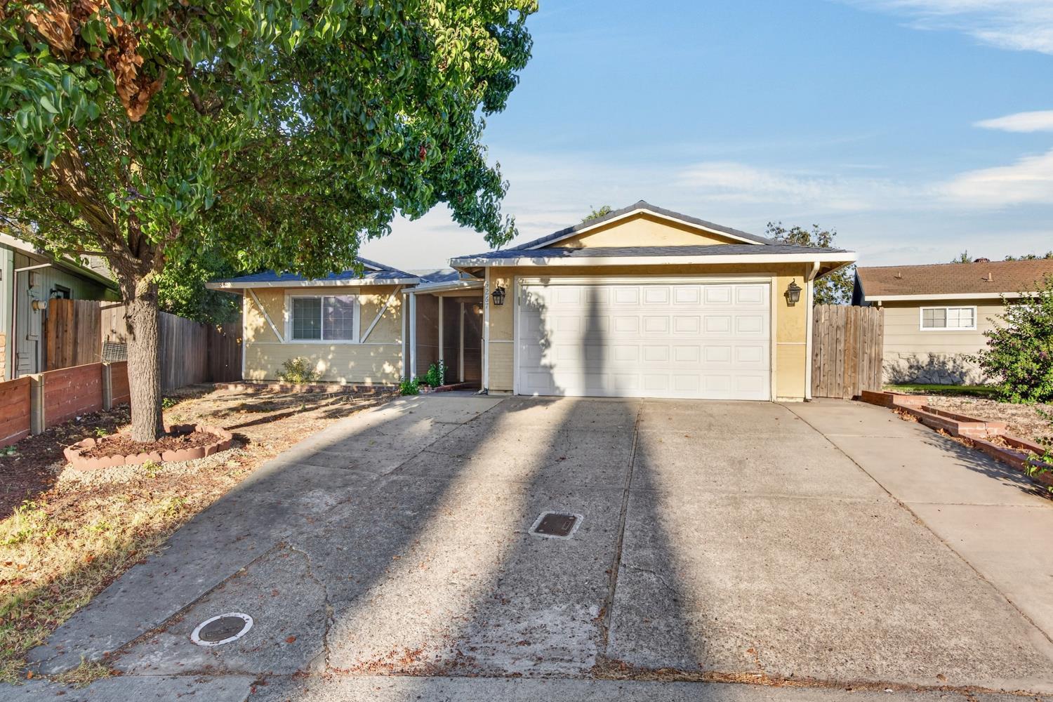5267 VILLAGE WOOD Drive