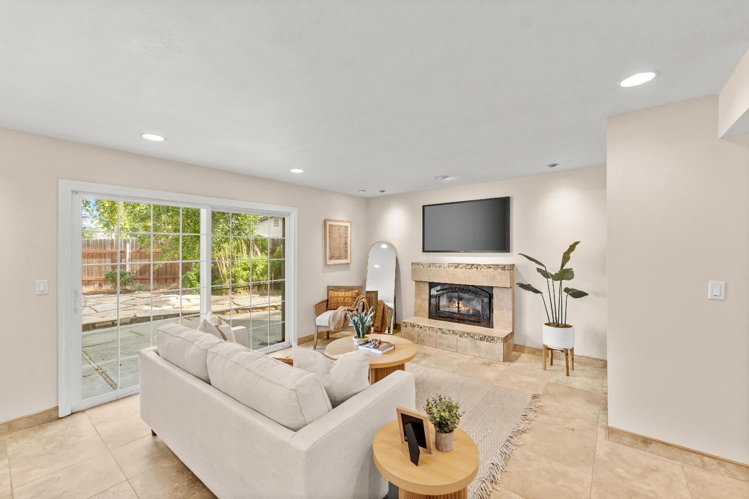 8129 S English Oak Way