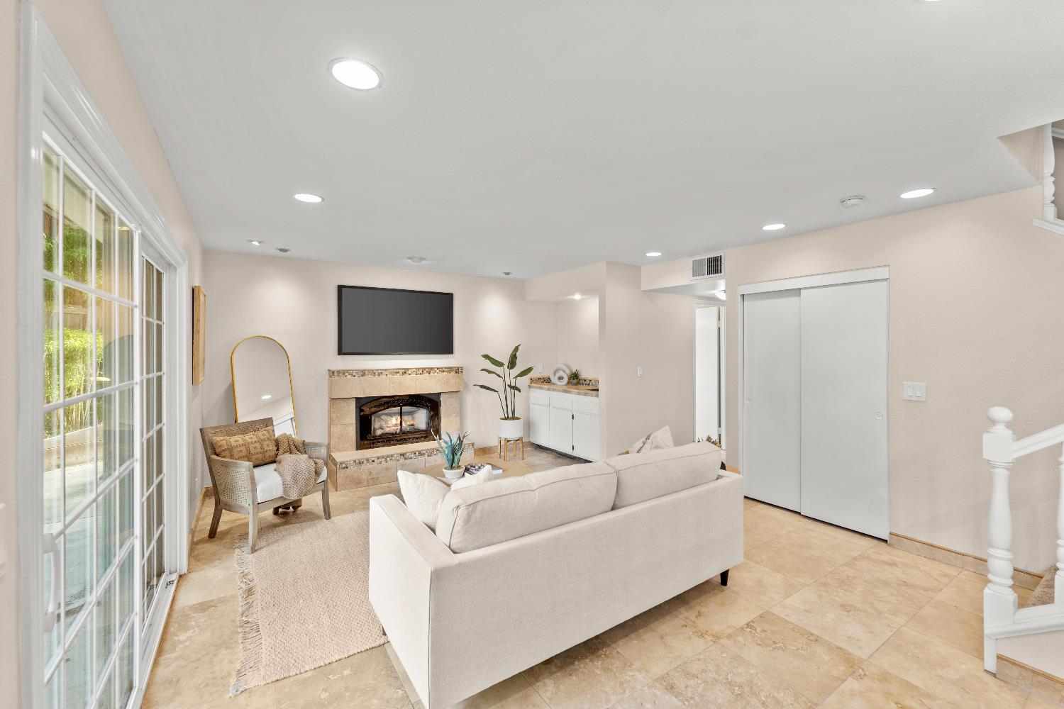 8129 S English Oak Way