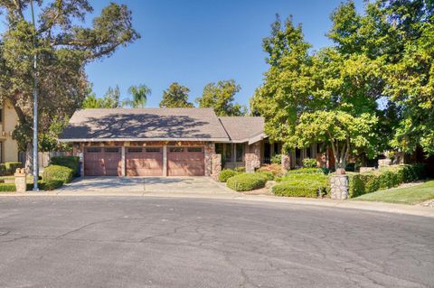 909 Sharnee Circle Modesto CA 95355