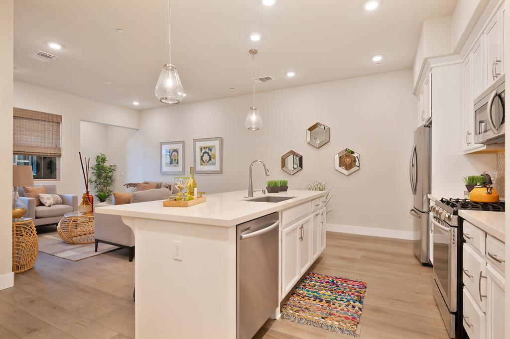 1661 Spring Street 441