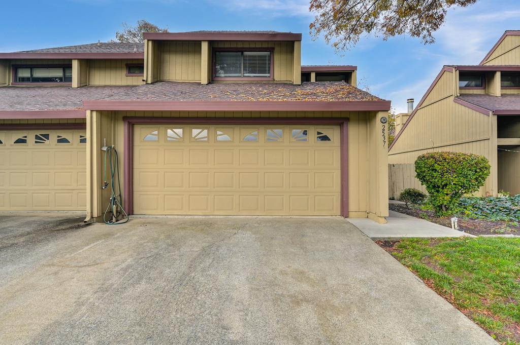 2537 Higgins Road