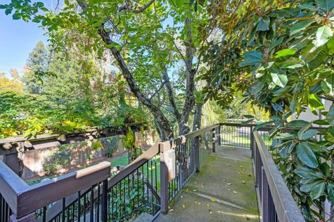 2241 WOODSIDE Lane 11 Sacramento CA 95825
