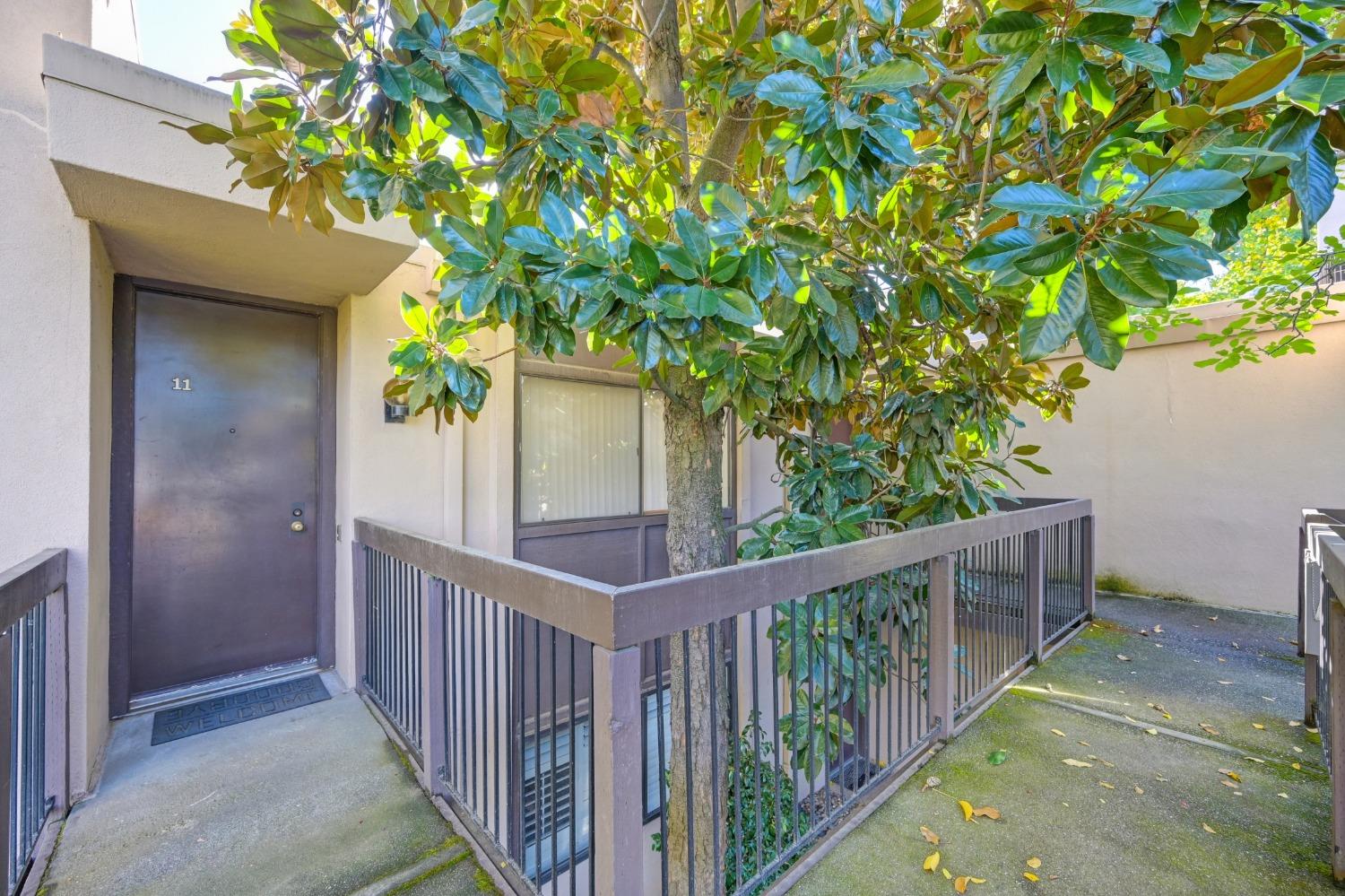 2241 WOODSIDE Lane 11