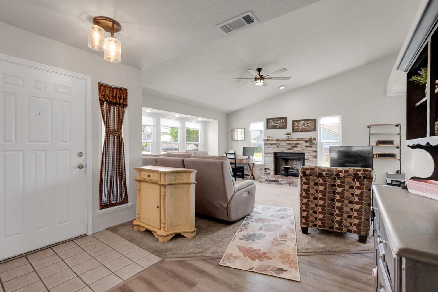 5713 Prince Edward Lane