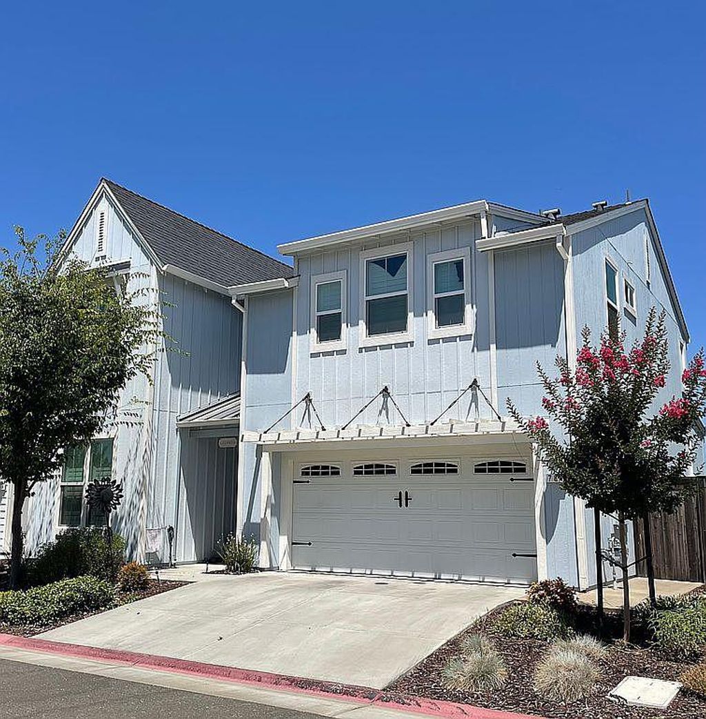 Photo of 784 Farmhouse Way, Folsom, CA 95630 (MLS # 226035202)