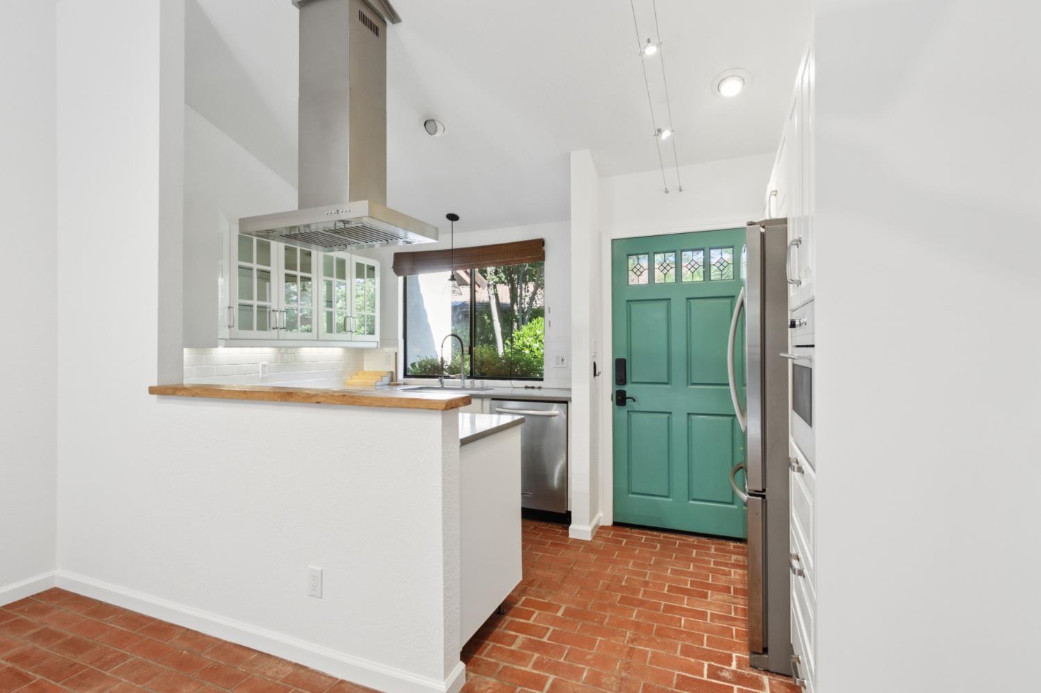 2417 Oakenshield Road 3