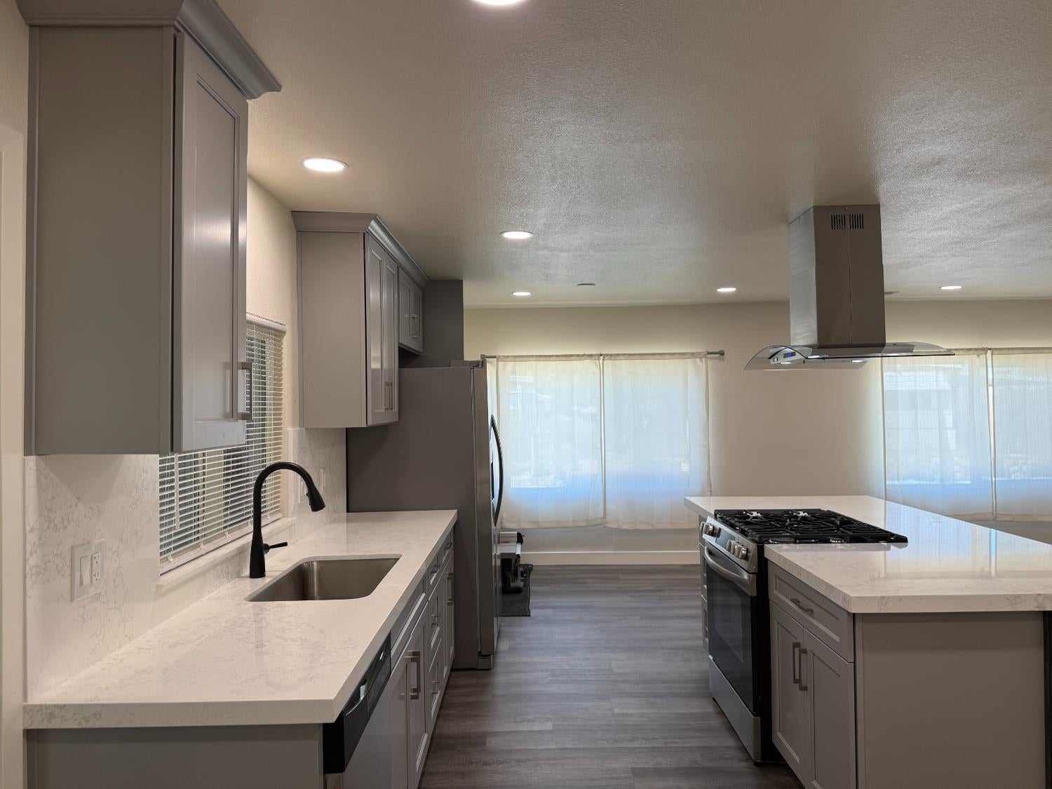 2160 Live Oak 27