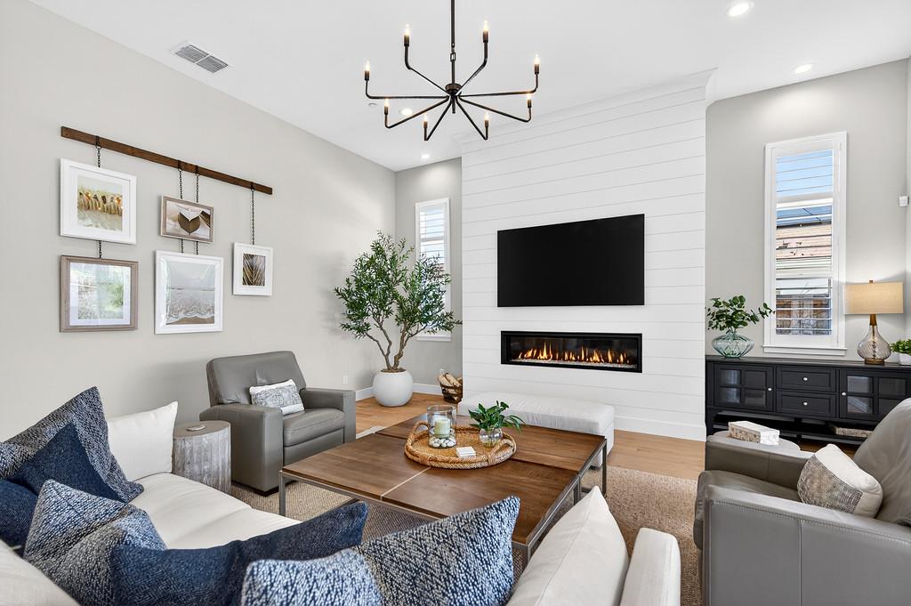 6209 Kings Peak Drive