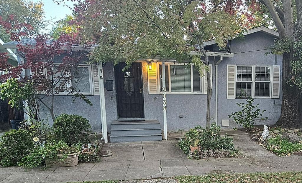 Photo of 2038 Markham Way, Sacramento, CA 95818 (MLS # 225136763)