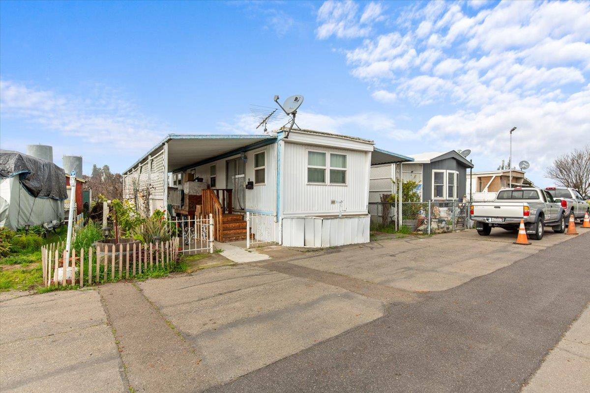 4501 N Wilson Way 32