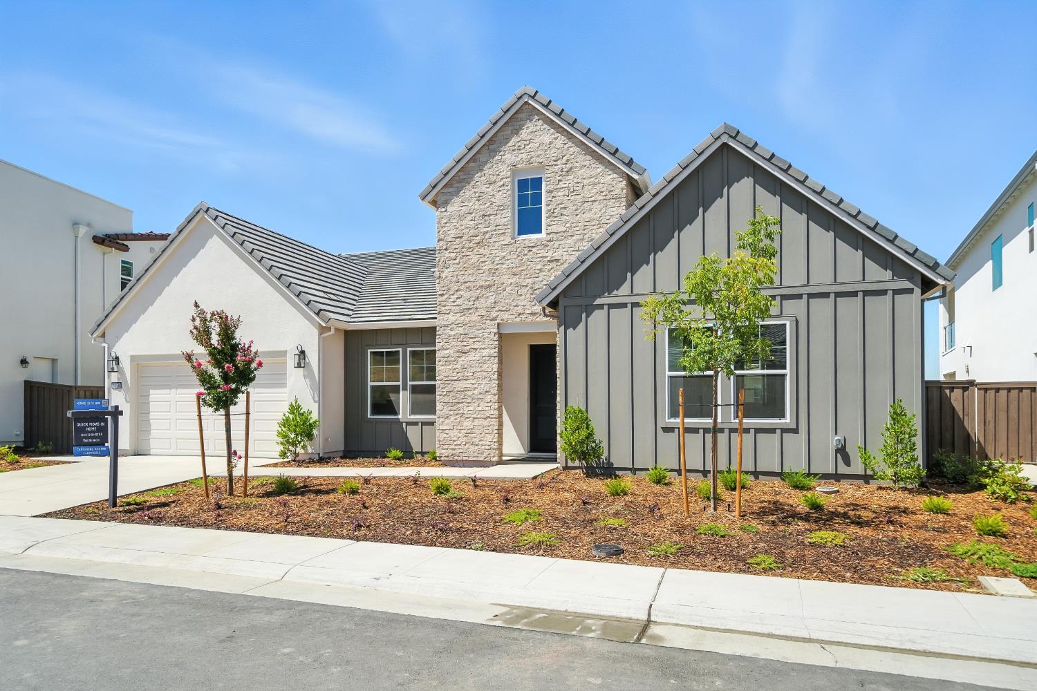 1150 Hillside Court