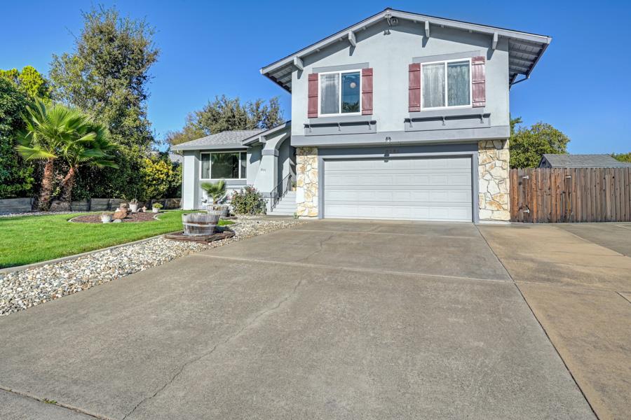 8161 Holm Oak Way