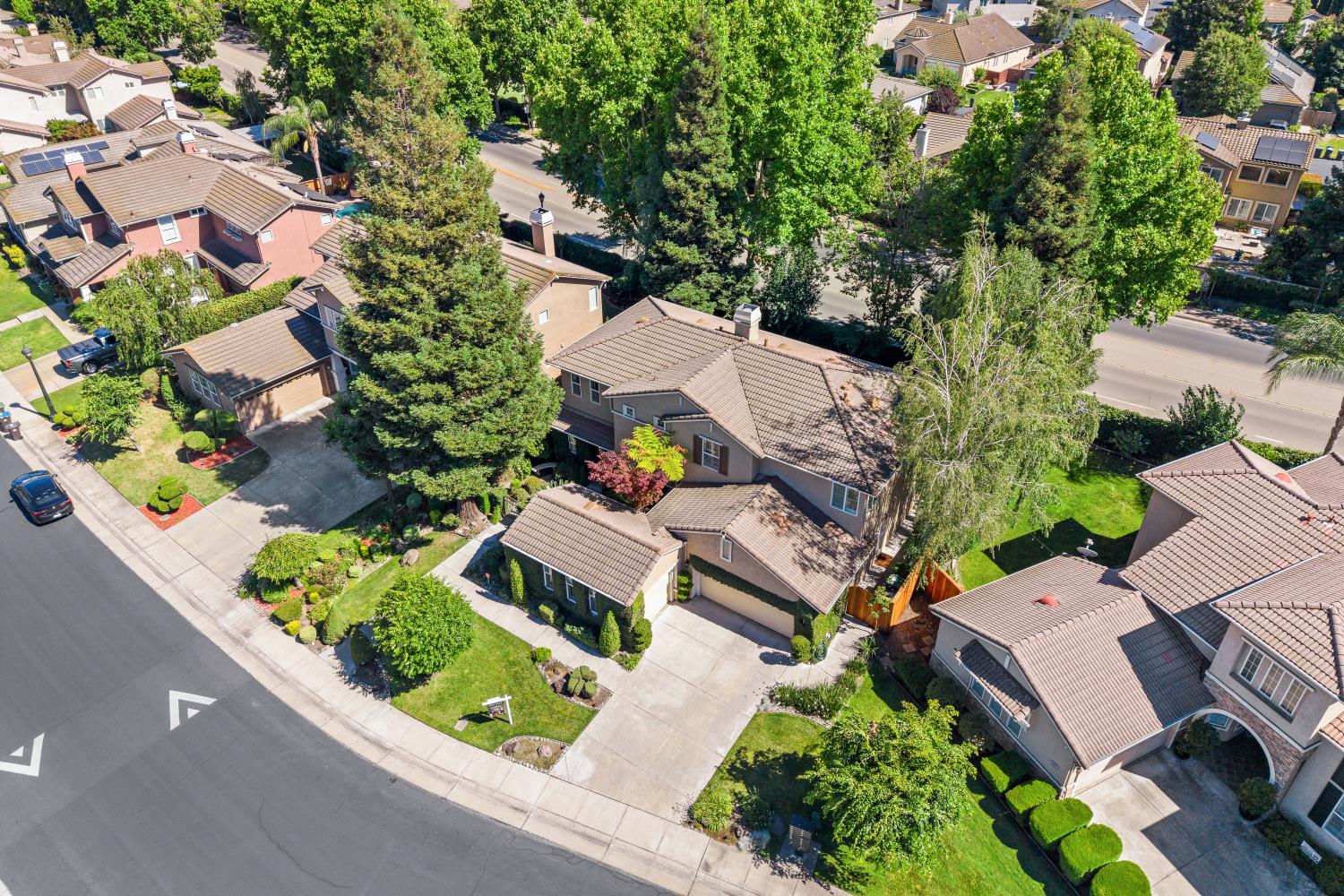 6355 Riverbank Circle