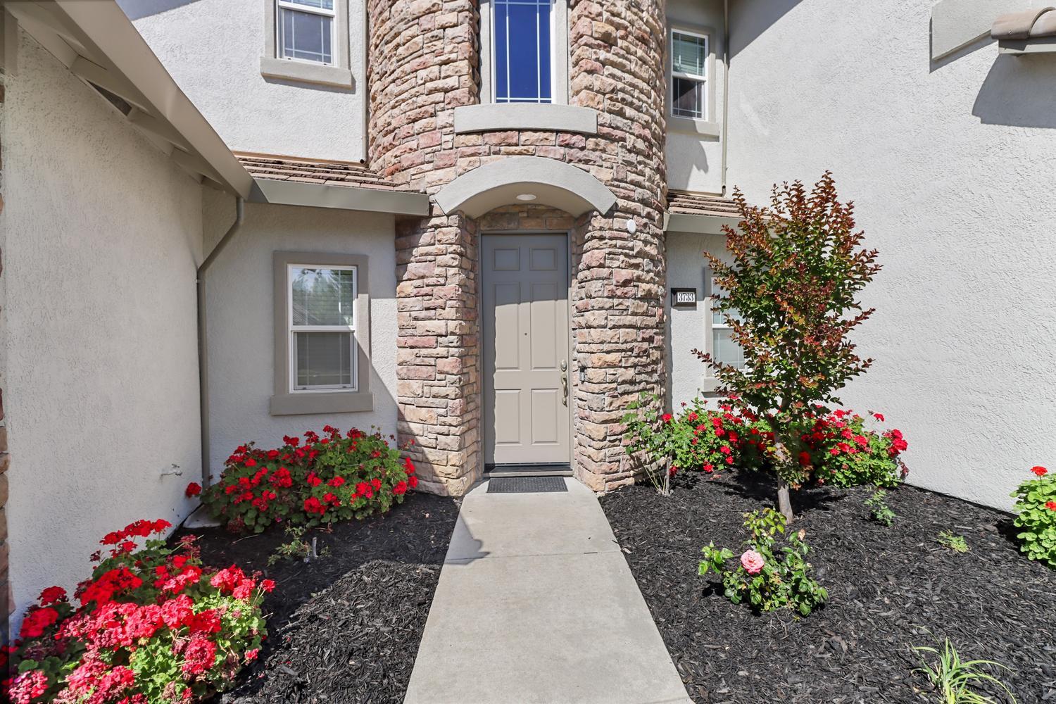 3733 Clubside Lane