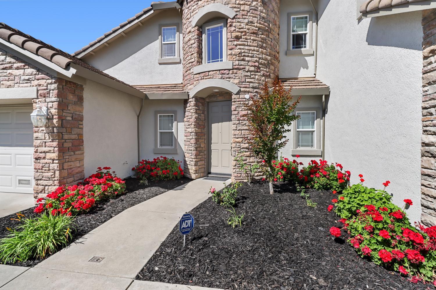 3733 Clubside Lane