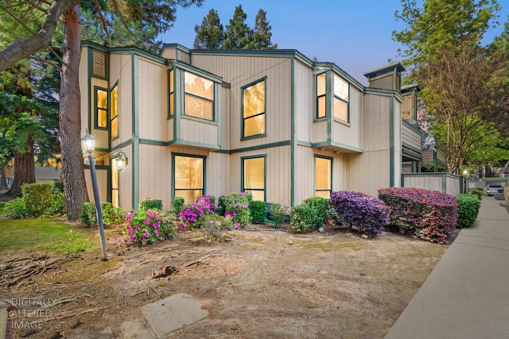 Photo of 251 Del Verde Circle #3, Sacramento, CA 95833 (MLS # 226031729)